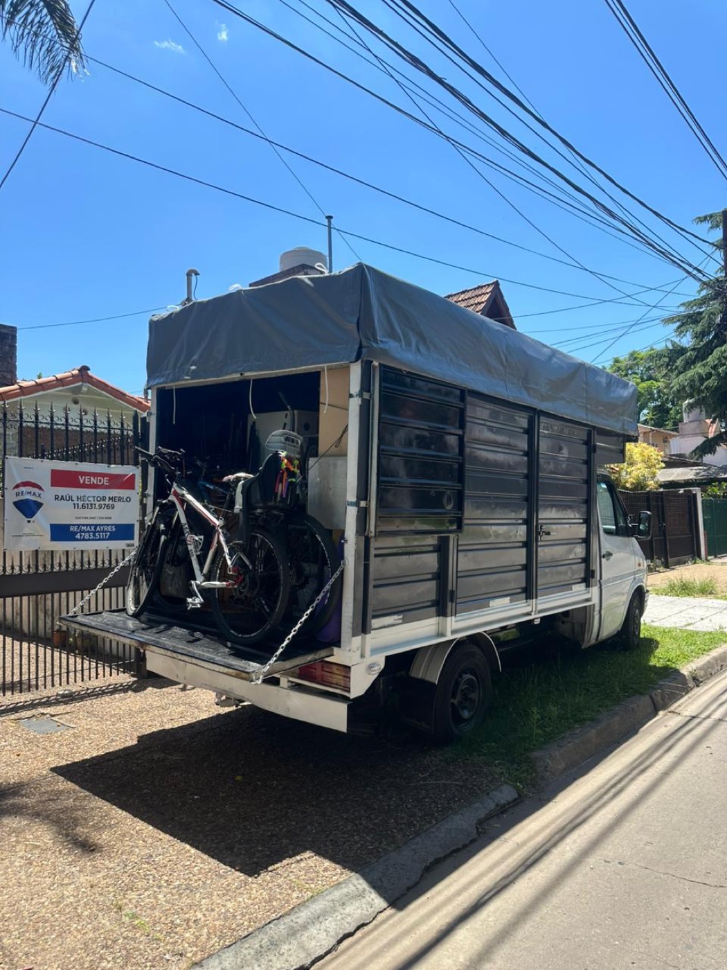 Personal capacitado y flota propia Camioneta Sprinter de Urquiza Fletes para fletes y mudanzas chicas en Buenos Aires